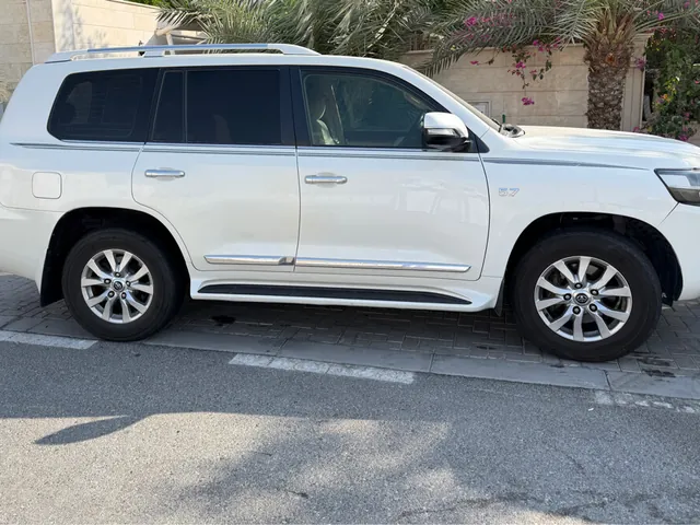 Photo of 2017 Toyota Land Cruiser VXR