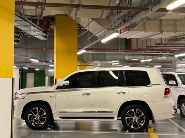 Photo of 2021 Toyota Land Cruiser VXR