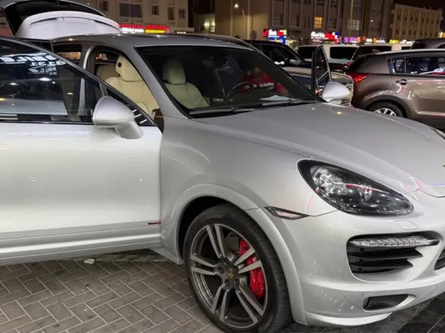 Photo of 2013 Porsche Cayenne GTS