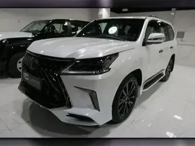 صورة 2019 لكزس LX 570 بلاك ايديشن