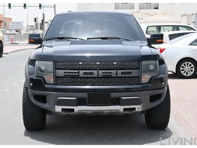 صورة 2014 فورد F-150 SVT رابتر