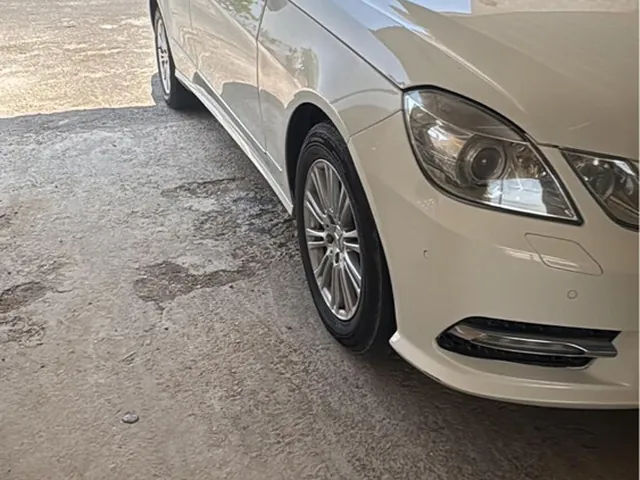 صورة 2012 مرسيدس-بنز E 200