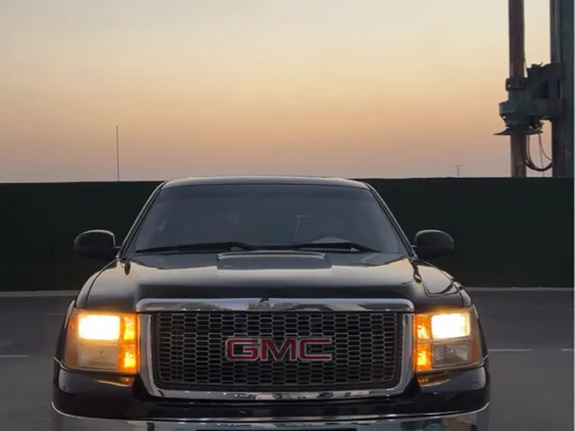 Photo of 2012 GMC Sierra 1500 AT4