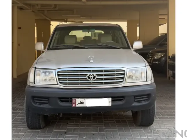 Photo of 2002 Toyota Land Cruiser VXR