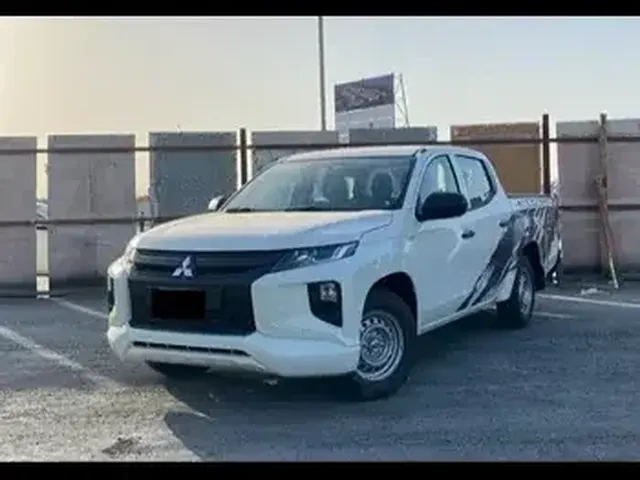 صورة 2023 ميتسوبيشي L200