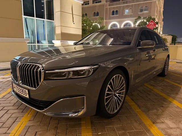 صورة 2020 بي إم دبليو الفئة السابعة 730Li