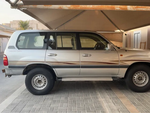 صورة 1998 تويوتا لاند كروزر GX