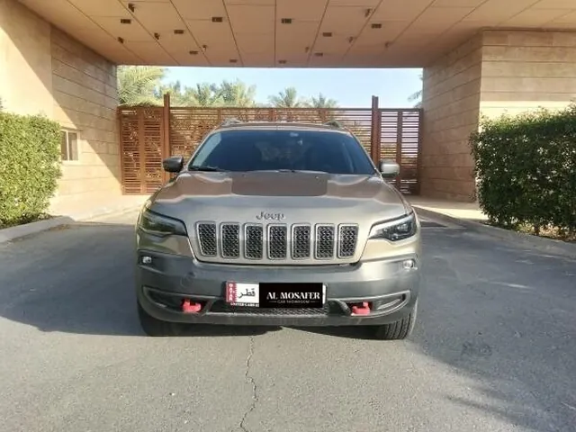 صورة 2020 جيب شيروكي تريلهوك