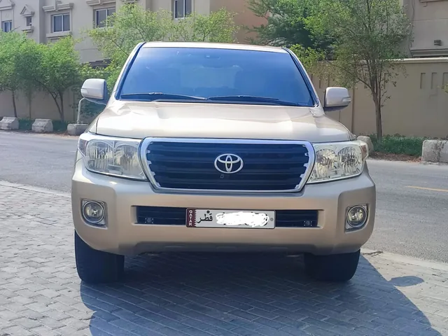 صورة 2013 تويوتا لاند كروزر GXR