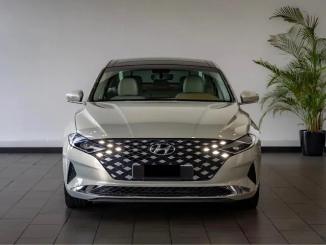 Photo of 2023 Hyundai Azera