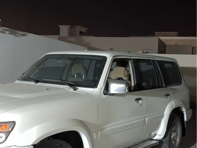 صورة 2001 نيسان باترول سفاري