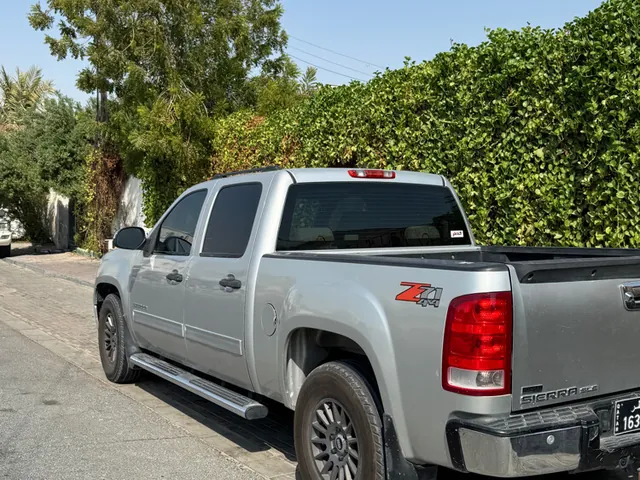 Photo of 2011 GMC Sierra 1500