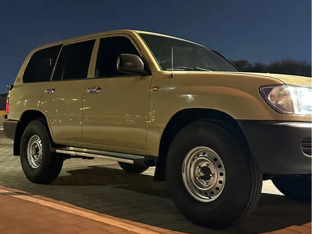 Photo of 2000 Toyota Land Cruiser G