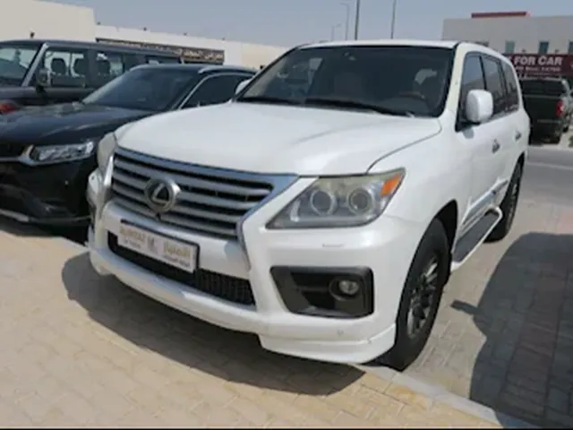 صورة 2013 لكزس LX 570