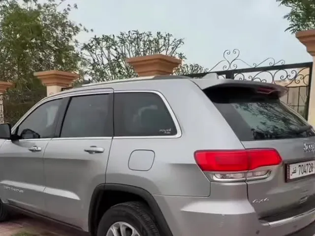 Photo of 2014 Jeep Grand Cherokee Laredo