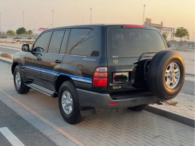 Photo of 2001 Toyota Land Cruiser GXR