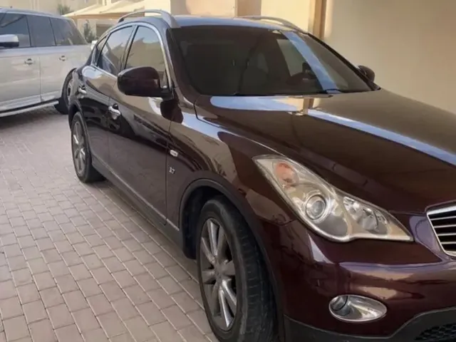 صورة 2015 إنفينيتي QX30