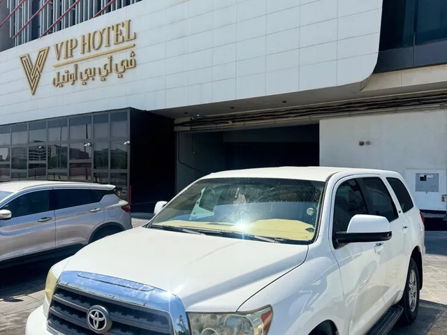صورة 2014 تويوتا سيكويا