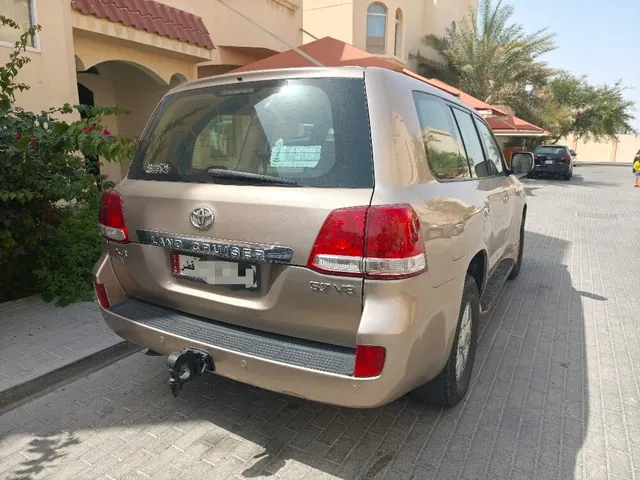 صورة 2009 تويوتا لاند كروزر VXR