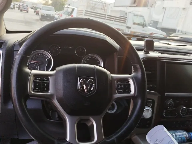 صورة 2015 دودج رام 1500 سبورت