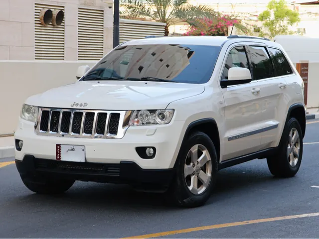 Photo of 2012 Jeep Grand Cherokee Laredo