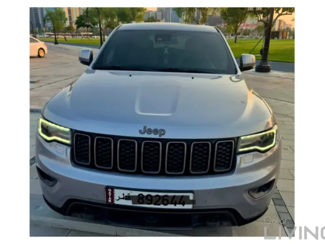 Photo of 2016 Jeep Grand Cherokee Overland
