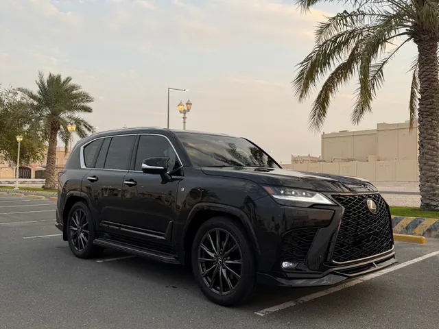 صورة 2025 لكزس LX 600 اف سبورت