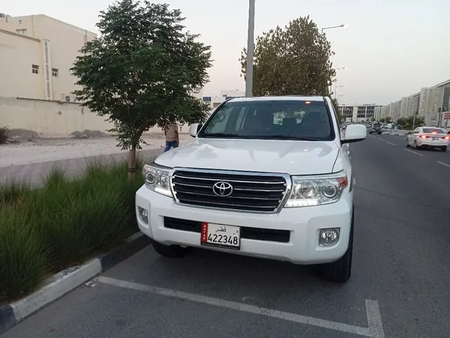 صورة 2010 تويوتا لاند كروزر GX