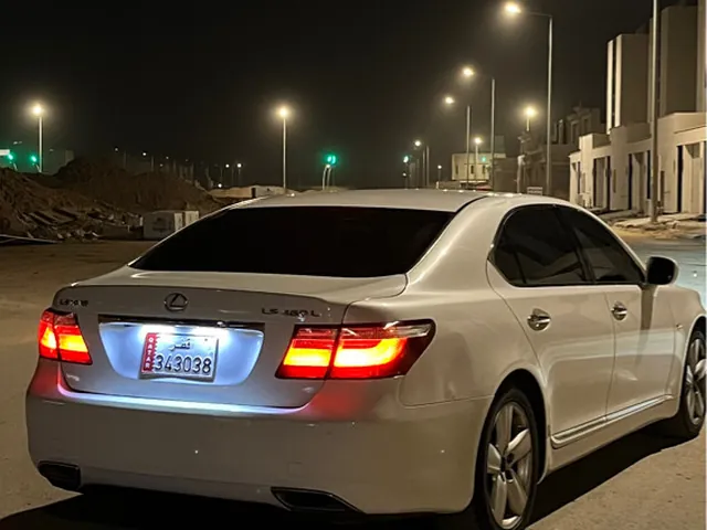 صورة 2008 لكزس ال إس 460