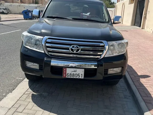 صورة 2011 تويوتا لاند كروزر VXR