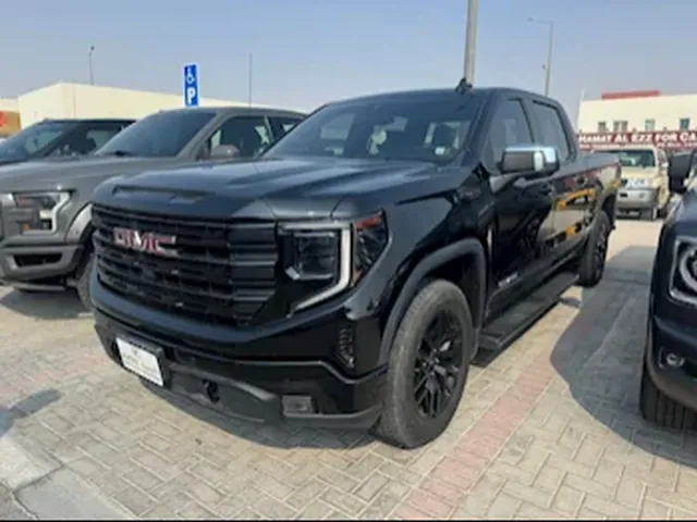 صورة 2024 جي إم سي سييرا 1500 إليفيشن