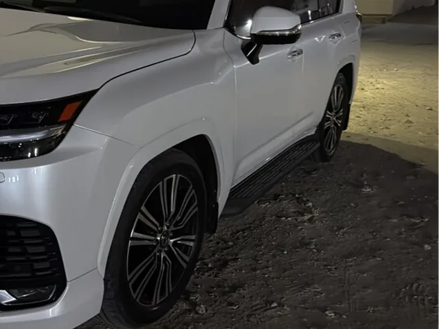 Photo of 2025 Lexus LX 600