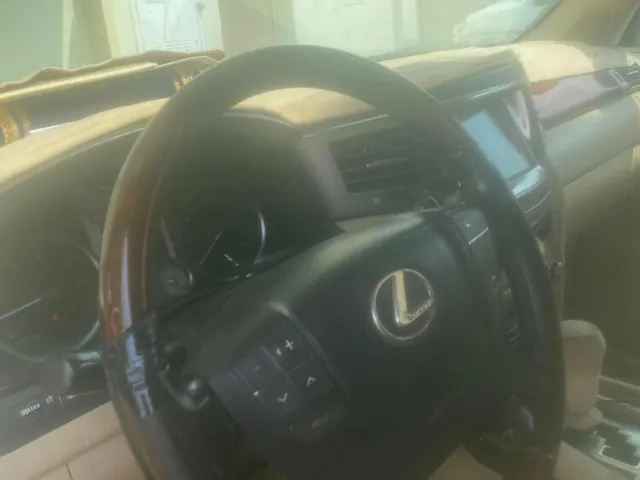 صورة 2009 لكزس آي كيو
