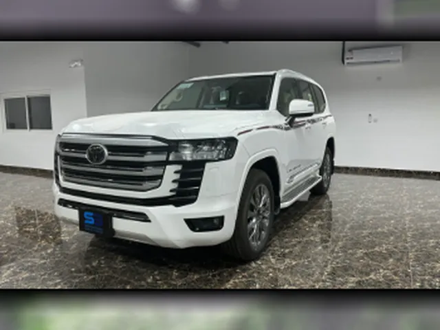 Photo of 2025 Toyota Land Cruiser GXR