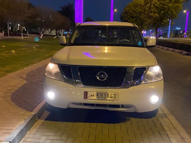 صورة 2013 نيسان باترول SE
