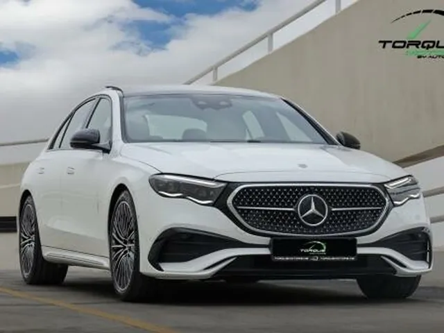 صورة 2026 مرسيدس-بنز E 300