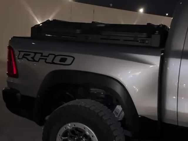 صورة 2025 دودج رام 2500
