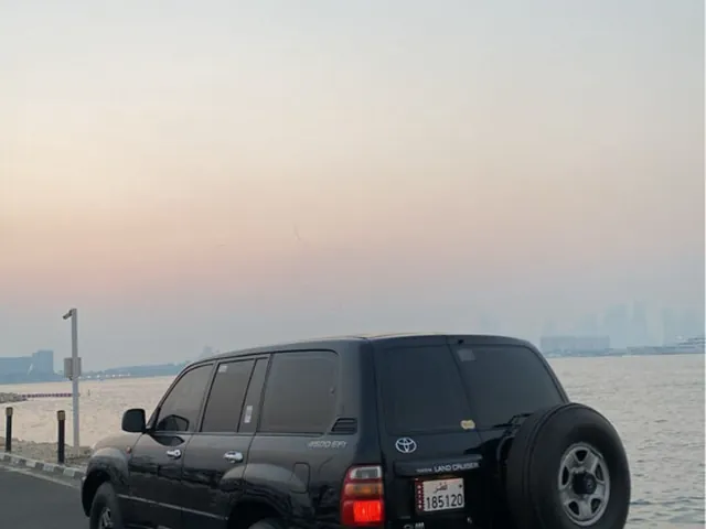 Photo of 2002 Toyota Land Cruiser G