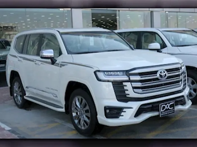 صورة 2024 تويوتا لاند كروزر VXR