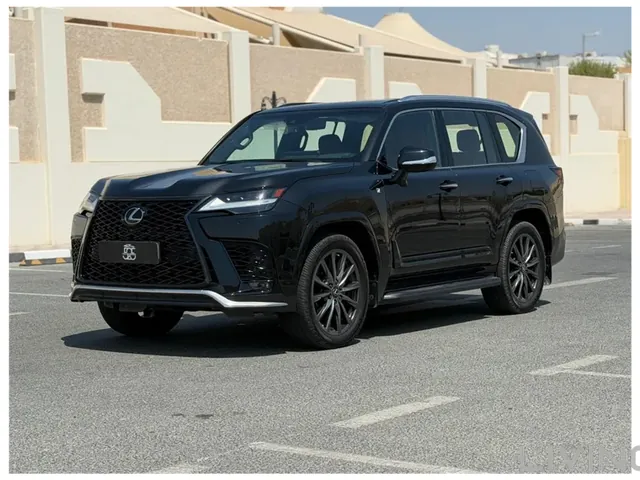 صورة 2023 لكزس LX 600 اف سبورت