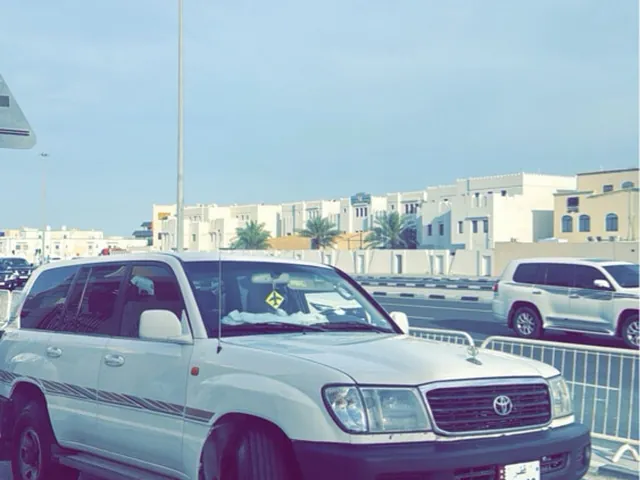 Photo of 2002 Toyota Land Cruiser GXR