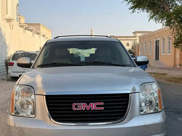 صورة 2012 جي إم سي يوكون XL SLT