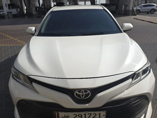 صورة 2019 تويوتا كامري LE
