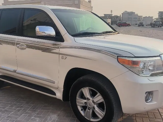 Photo of 2013 Toyota Land Cruiser VXR