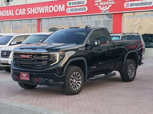 صورة 2023 جي إم سي سييرا 1500 AT4X