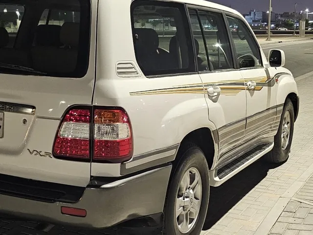 Photo of 1998 Toyota Land Cruiser VXR