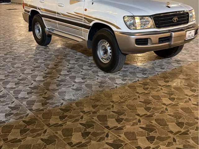 Photo of 2002 Toyota Land Cruiser GXR Limited