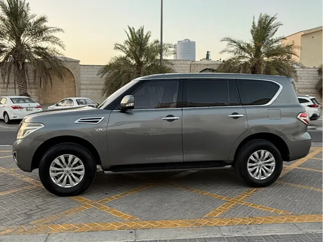صورة 2015 نيسان باترول SE