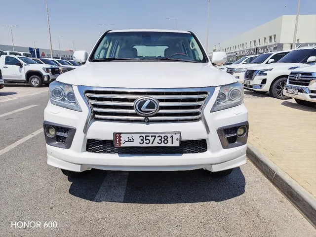 صورة 2011 لكزس LX 570