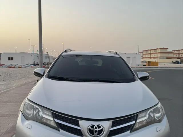 صورة 2014 تويوتا RAV4